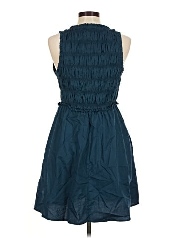 Old Navy Casual Dress (view 2)