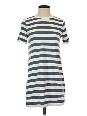 Old Navy Casual Dress (view 1)