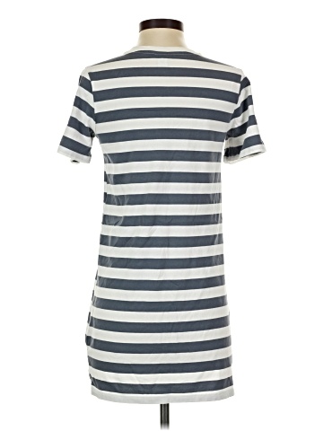 Old Navy Casual Dress (view 2)