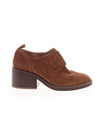 Crown Vintage Flats (view 1)
