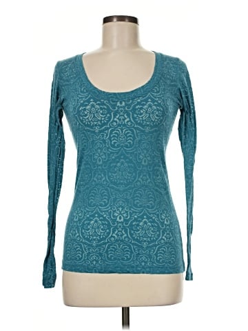 Maurices Long Sleeve T-Shirt (view 1)