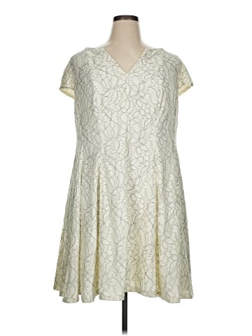 Julia Jordan Casual Dress (view 1)