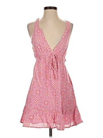 Urban Outfitters Casual Dress (view 1)
