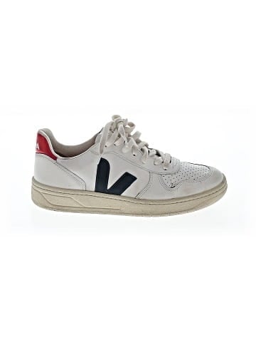 VEJA Sneakers (view 1)