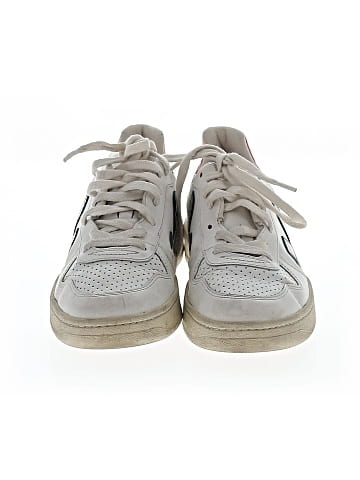 VEJA Sneakers (view 2)