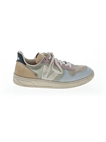 VEJA Sneakers (view 1)