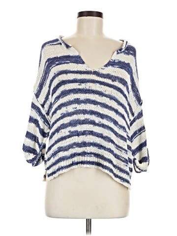 Romeo & Juliet Couture 3/4 Sleeve Top (view 1)