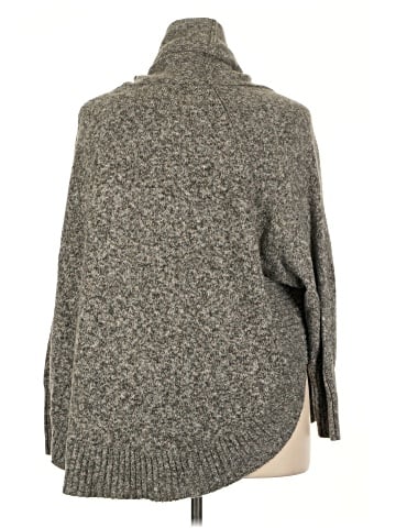 Leo & Nicole Pullover Sweater (view 2)