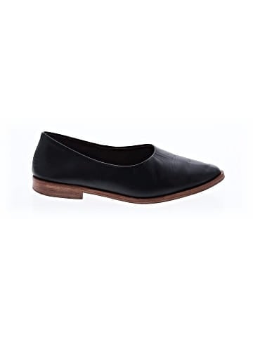 Unbranded Flats (view 1)