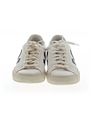 VEJA Sneakers (view 2)