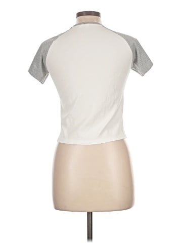 Uniqlo Short Sleeve T-Shirt (view 2)