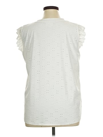 Betsey's Boutique Shop Sleeveless Blouse (view 2)