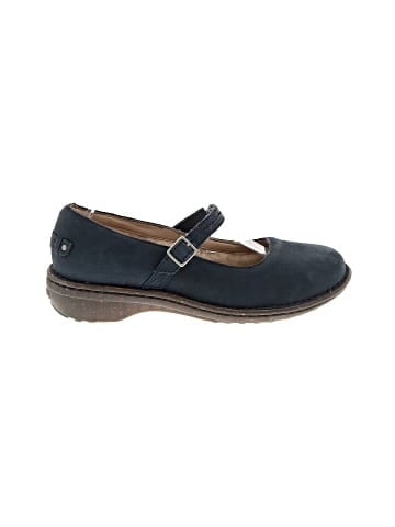 Ugg Flats (view 1)