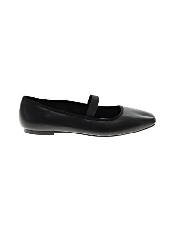 Old Navy Flats (view 1)