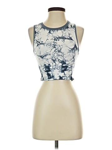 colsie Tank Top (view 1)