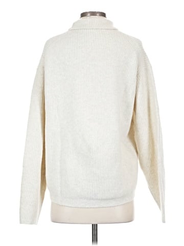 Uniqlo Turtleneck Sweater (view 2)