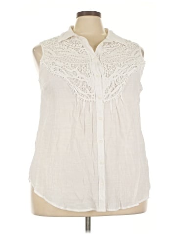 Avenue Sleeveless Button-Down Shirt (view 1)