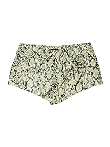 PrettyLittleThing Shorts (view 1)