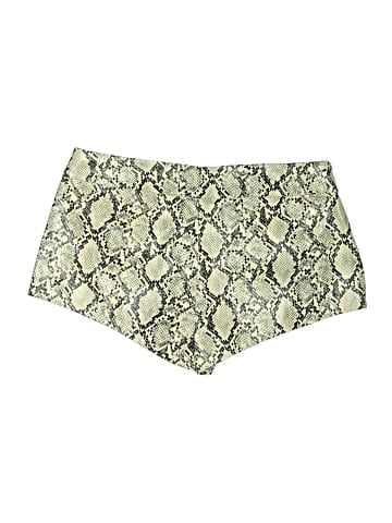 PrettyLittleThing Shorts (view 2)
