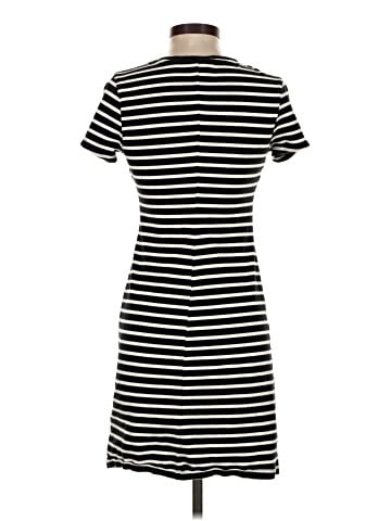 Old Navy Casual Dress (view 2)