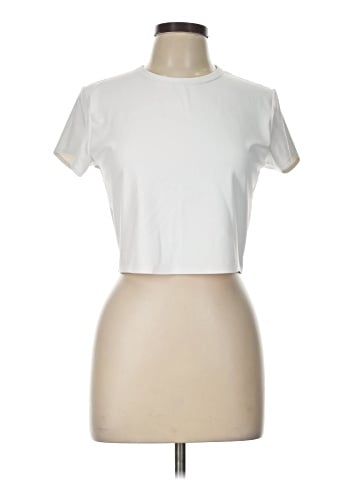 Uniqlo Short Sleeve T-Shirt (view 1)