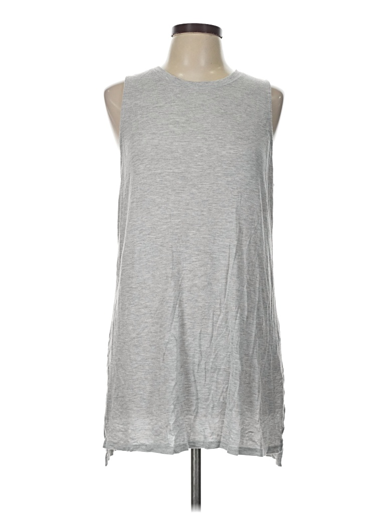 Pre-owned Athleta Sleeveless T-shirt In Silver