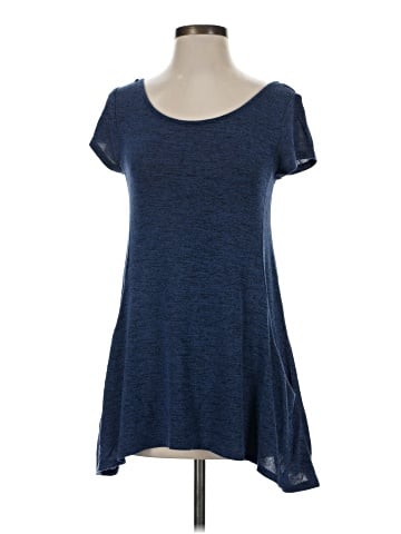 Maurices Short Sleeve T-Shirt (view 1)