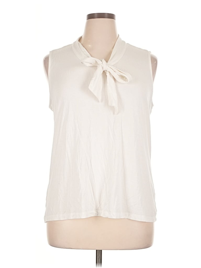 Pre-owned Easywear By Chico's Sleeveless Blouse In Ivory