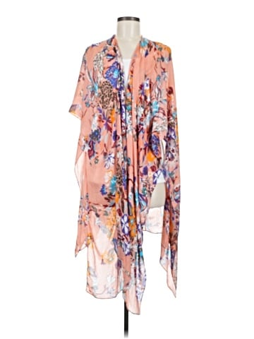 Saachi Poncho (view 1)