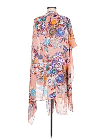 Saachi Poncho (view 2)