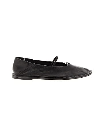 Zara Flats (view 1)