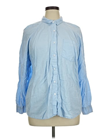 Universal Thread Long Sleeve Button-Down Shirt (view 1)