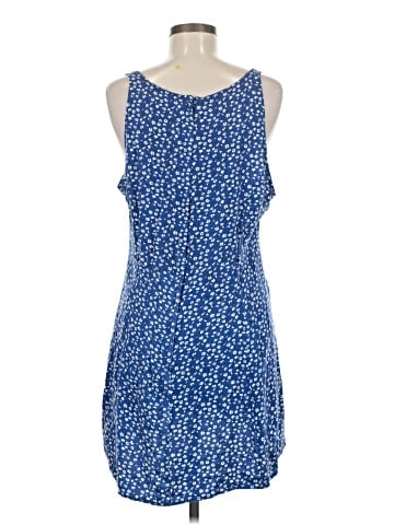 Urban Outfitters Casual Dress (view 2)