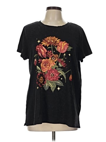 Maurices Short Sleeve T-Shirt (view 1)