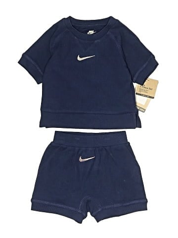 Nike Short Sleeve T-Shirt (view 1)