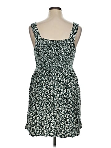 Old Navy Casual Dress (view 2)