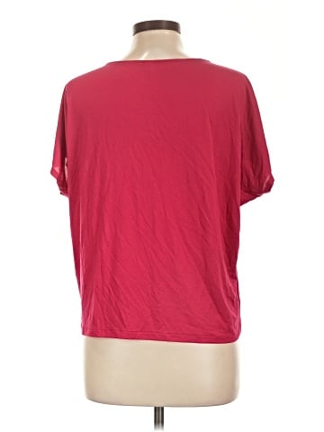 Uniqlo Short Sleeve T-Shirt (view 2)