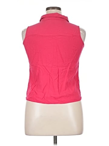 And Sleeveless Button-Down Shirt (view 2)