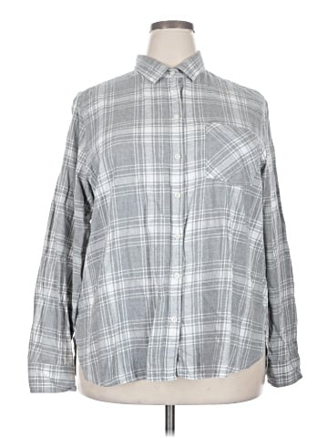 Old Navy Long Sleeve Button-Down Shirt (view 1)