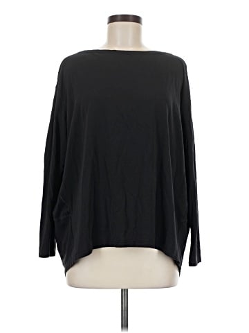 Lululemon Athletica 3/4 Sleeve T-Shirt (view 1)