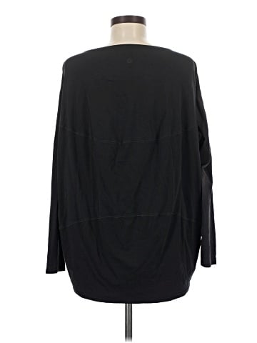 Lululemon Athletica 3/4 Sleeve T-Shirt (view 2)