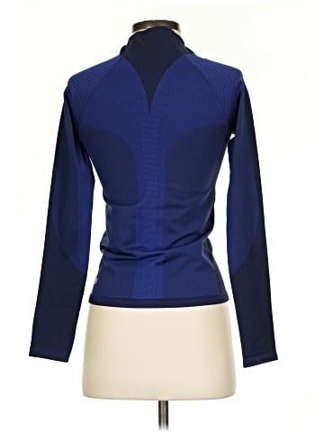 Lululemon Athletica Long Sleeve T-Shirt (view 2)