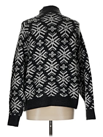 Old Navy Pullover Sweater (view 2)