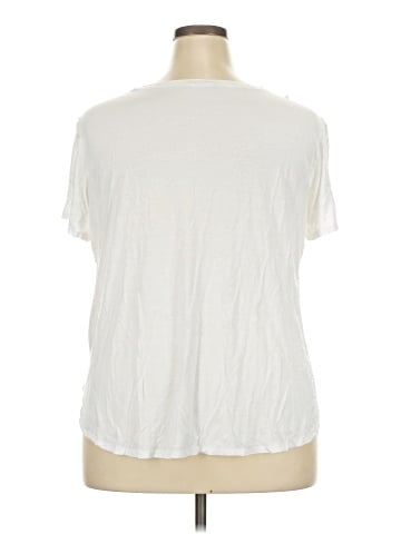 chic soul (chicsoul.com) Short Sleeve T-Shirt (view 2)
