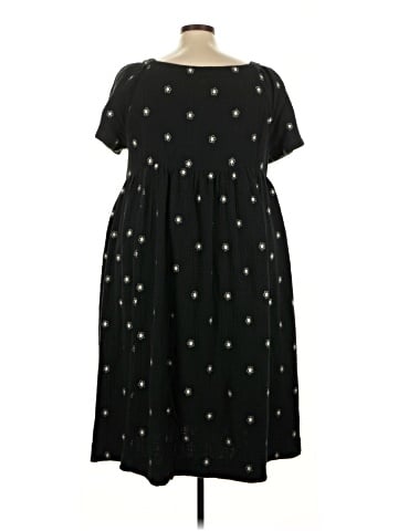 Madewell Plus Daisy Embroidered Lightspun Midi Dress (view 2)