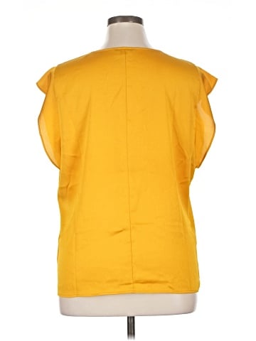 Express Short Sleeve Top (view 2)