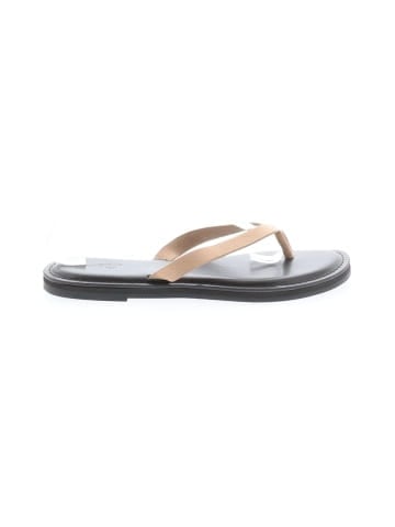 Universal Thread Flip Flops (view 1)