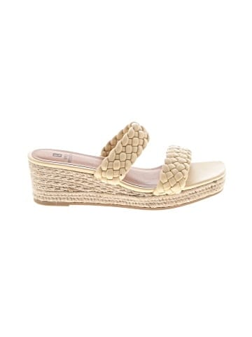 White Mountain Wedges (view 1)
