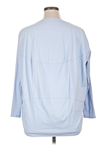 Lululemon Athletica 3/4 Sleeve T-Shirt (view 2)