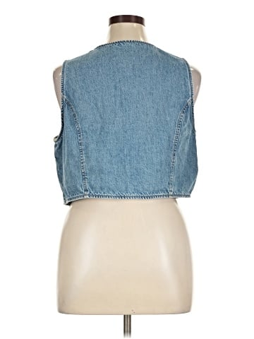 Old Navy Sleeveless Button-Down Shirt (view 2)
